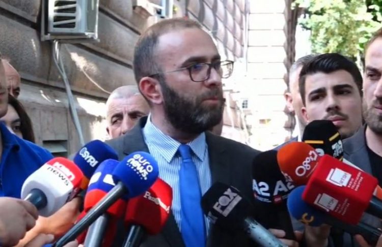 “Po veprohet sipas interesit personal”, Bardhi: Kryesia i hoqi kompetencat sekretarit