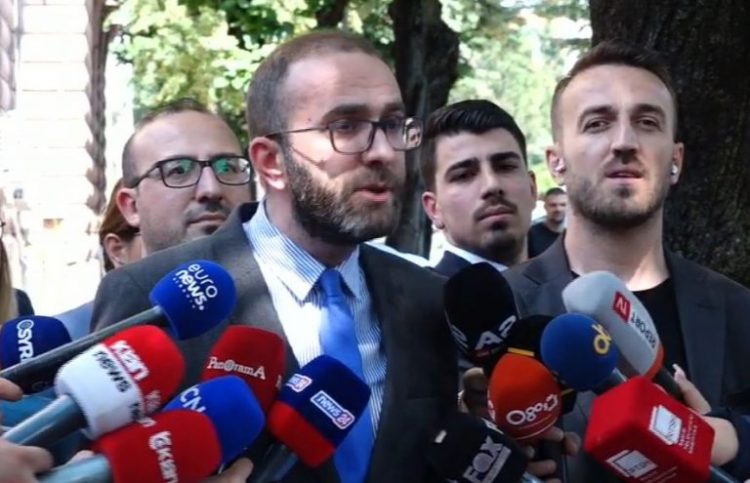 Mbledhja e Këshillit Kombëtar, Bardhi: 17 deputetë do e bojkotojnë, shkel statutin e PD