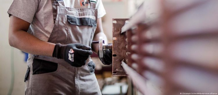 Gjermani: Mungojnë punonjës në një ndër gjashtë profesione