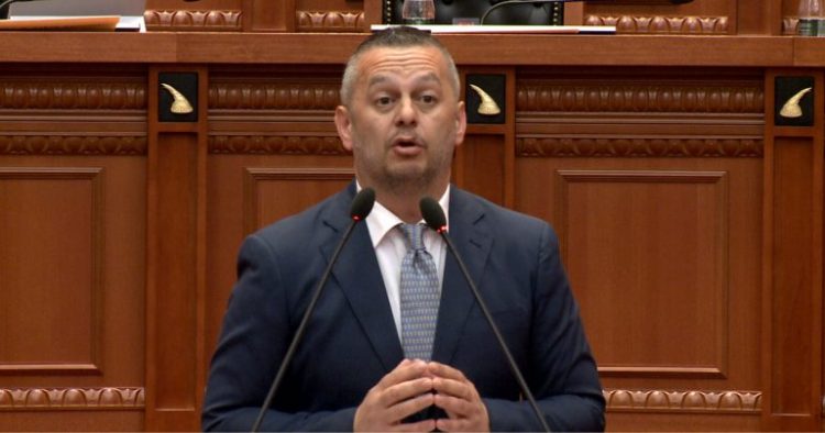 Deputeti i PD: Partia të drejtohet përkohësisht nga një strukture kolegjiale