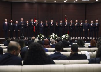 Kreu i shërbimeve inteligjente merr Ministrinë e Jashtme, ndryshime në kabinetin Erdogan