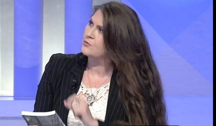 Kaceli: Berlusconi u trondit nga historia e Marie Tucit dhe At Zef Pllumit