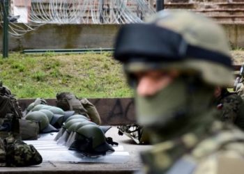 Tensionet në veri, trupa shtesë të NATO-s mbërrijnë në Kosovë