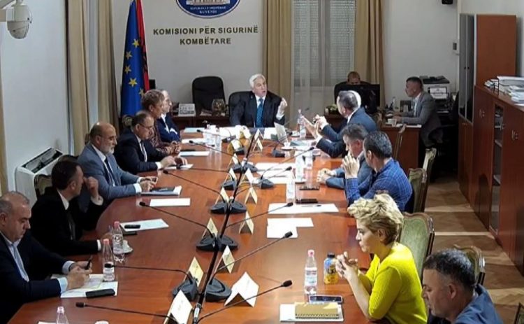 Raportimi i kreut të SHISH, dështon mbledhja, deputetët s’kanë certifikatë sigurie