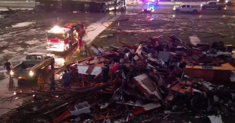 SHBA/Tornado shkatërrues godet Teksasin, 4 të vdekur