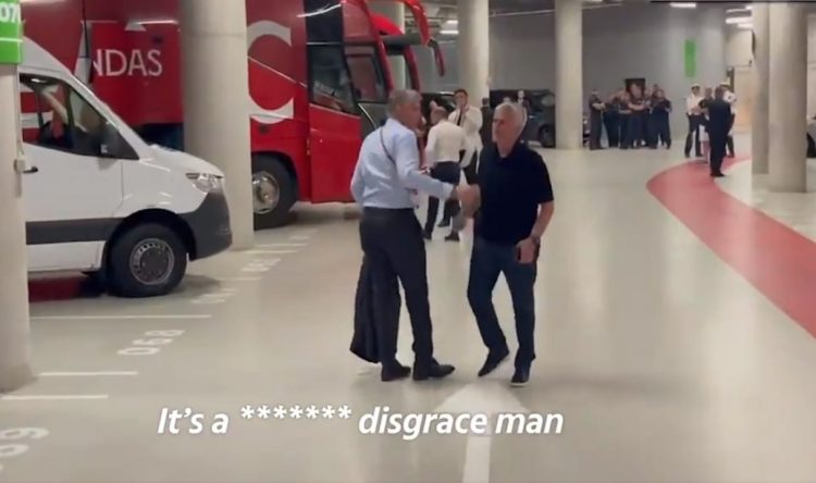 VIDEO/ Mourinho debat në parkimin e stadiumit: Shkofsh në djall