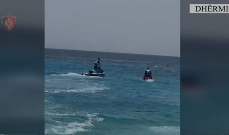 Video/ Kontrolle në hapësirën detare, bllokohen 11 mjete lundruese