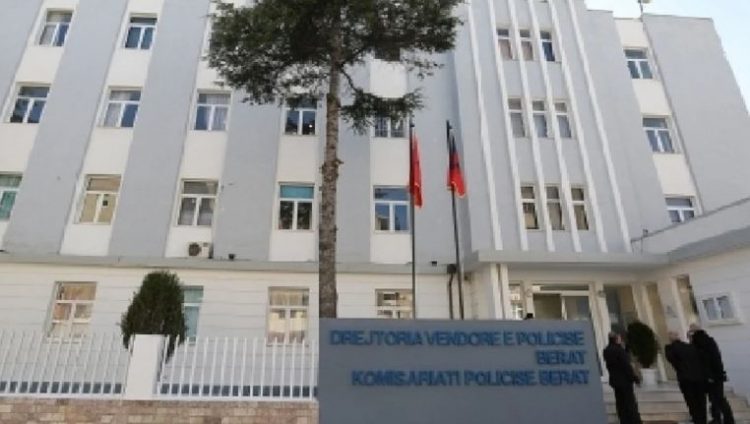 Berat/ Ishte futur në një qese, gjendet e hedhur pranë varrezave kafka e një gruaje
