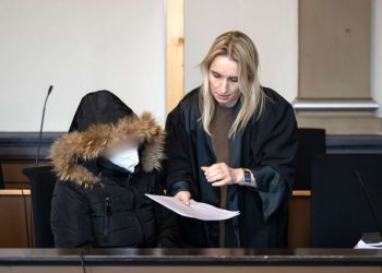 Përvëloi me ujë të nxehtë vajzën e saj, dënohet me burgim të përjetshëm e reja shqiptare