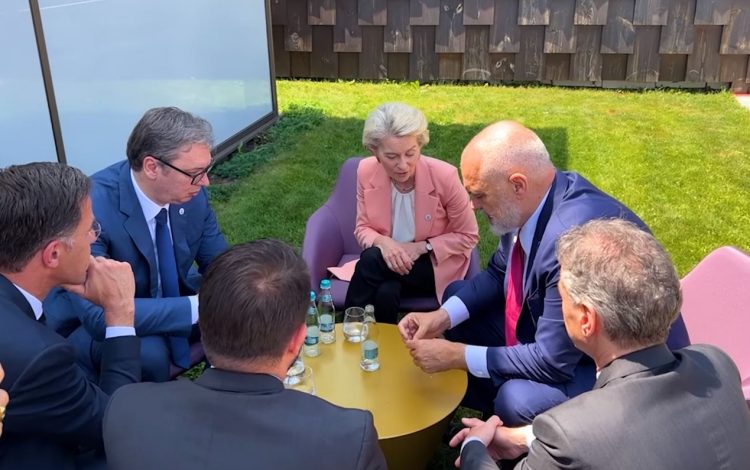 Takim me Vuçiç e Von der Leyen,Rama:Ti jepet fund absurdit kërcënues për veriun e Kosovës