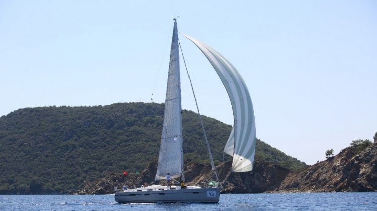 U përplas me një masiv rëre, policia shpëton turistët italianë