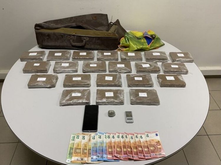 I kapet heroinë në banesë, arrestohet shqiptari në Greqi