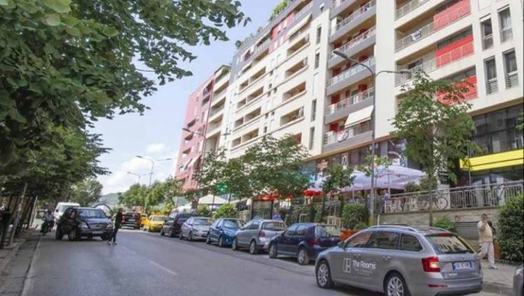 Agjentët e BKH-së kontrollojnë banesën e Ahmetajt pranë liqenit Artificial