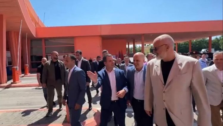 “Zhbëhet” kufiri me Maqedoninë e Veriut, Rama dhe Kovaçevski në Qafë-Thanë