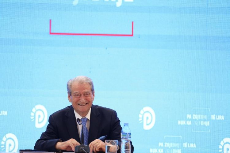 Çështja e Akademisë së Shkencave, Berisha: I është vërsulur mafia me kollare