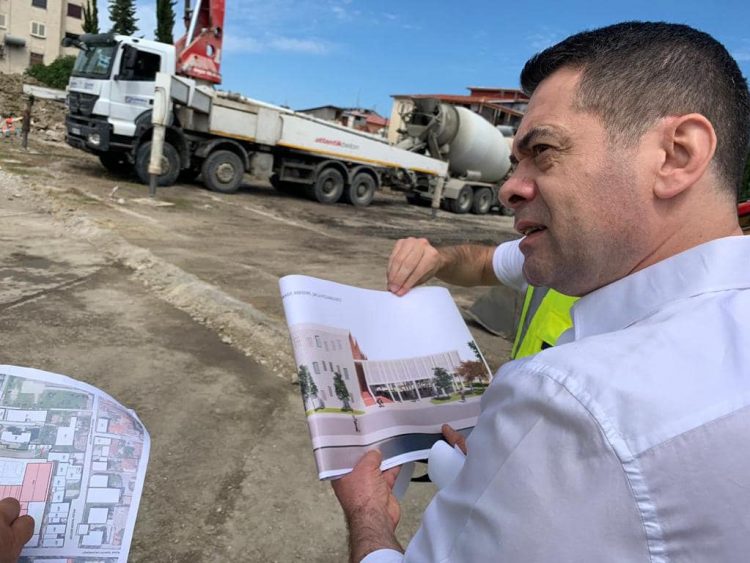 Mbahet sot seanca për heqjen e imunitetit të tij, reagon Ahmetaj: To be continued…