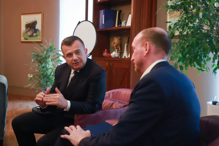 Balla takon ambasadorin britanik: Bashkëpunim edhe më të ngushtë mes dy vendeve