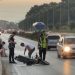 Makina përplas motorin në rrugën dytësore Kavajë-Golem, plagoset një person