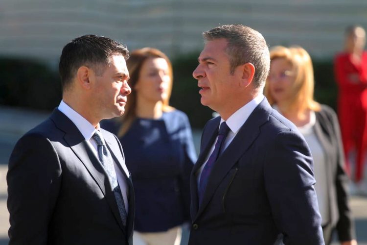 Bardhi pyet avokatët e Ahmetajt: Me Mërtirin dhe Zoton ka udhëtuar dhe Gjiknuri?