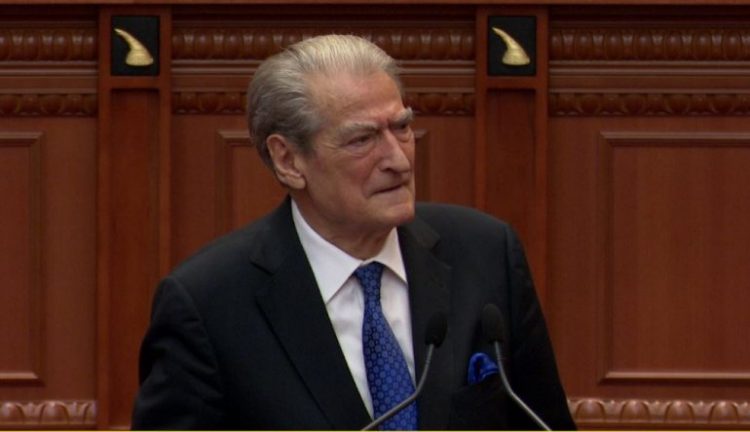 Debate në Kuvend, Berisha: Damian a e përcolle në kufi Ahmetajn?