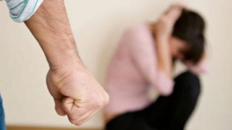 Dhunoi gruan dhe dy nuset e djemve, arrestohet 58 vjeçarit në Tiranë
