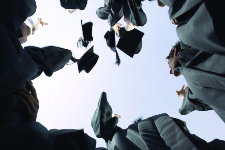 Ulet numri i studentëve në arsimin e lartë publik, universitetet me rënien më të madhe
