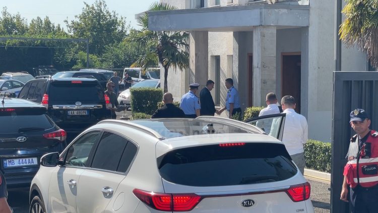 Balla dhe Rrumbullaku takim me strukturat e Policisë Lezhë