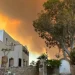 Greqia në flakë/ Zjarri në ishullin Rodos del jashtë kontrollit, evakuohen mijëra njerëz