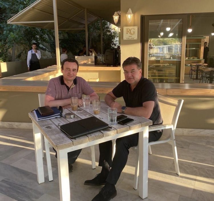 Lajçak takon Kurtin dhe Vuçiç: Të ndërmerren hapa për de-përshkallëzimin e situatës