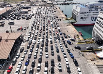 Mbi 11 mijë pasagjerë kanë “pushtuar” portin e Durrësit gjatë fundjavës