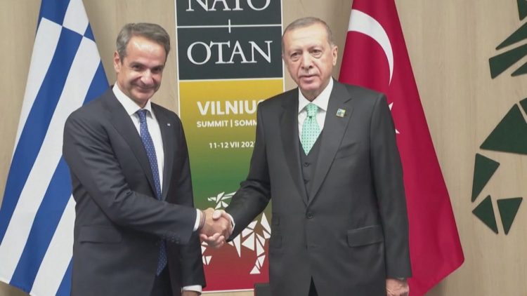 Tensionet Greqi-Turqi, Erdogan takon Mitsotakis