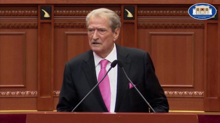 “Ti dhe Edi Rama jeni të pambrojtur”, Berisha-Ballukut: Do të kesh fatin e Ahmetajt