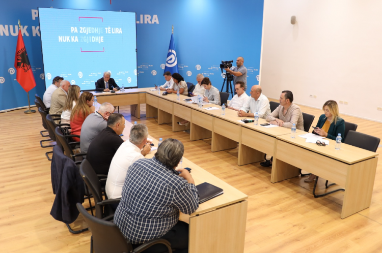 Pezullimi i fondeve të bujqësisë nga BE/Berisha: Të hetohen projektet e infrastrukturës