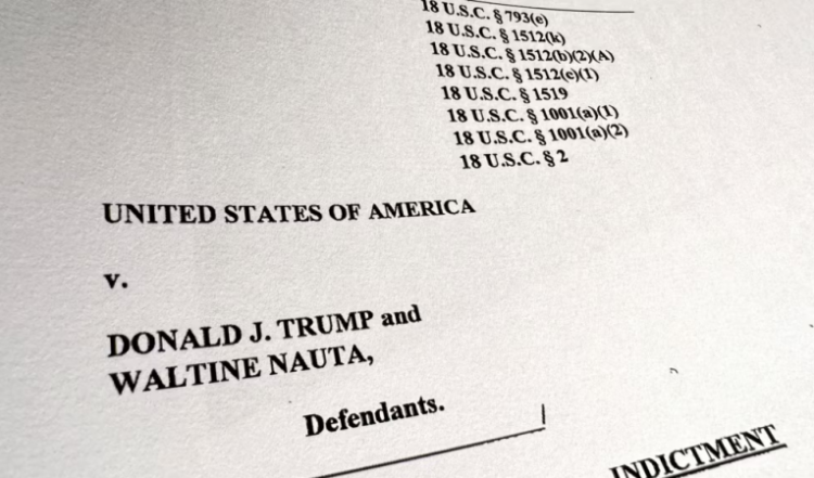 Plane të mundshme për të sulmuar Iranin, pjesë e akuzave të reja ndaj Trump