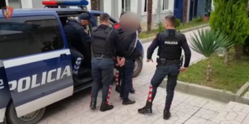 Tiranë/ Vodhi automjetin e të dashurës, arrestohet 52-vjeçari