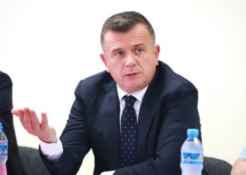 Balla takim me drejtuesit e policisë në Fier: Policia s’qarkullon vetëm për të vënë gjoba