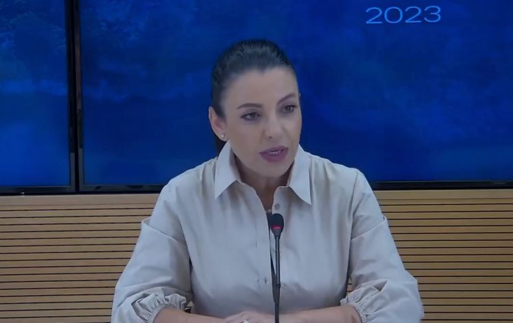 I nxehti dhe sezoni turistik, Balluku thirrje qytetarëve: Kujdes! Kurseni energjinë