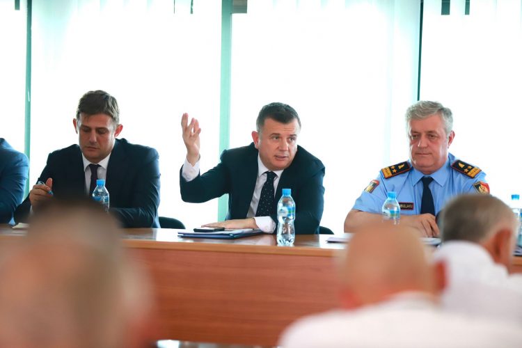 Balla takim me strukturat e Policisë në Durrës: Nuk më interesojnë “sukseset” e gjobave…