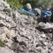 Aksident në Dukagjin, makina del nga rruga dhe bie në humnerë