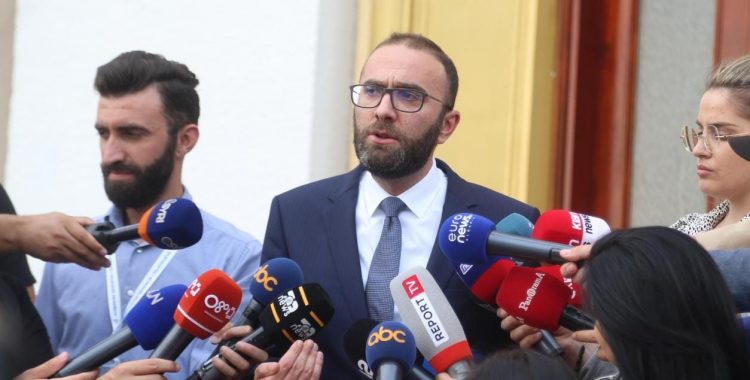 “Çështja Ahmetaj”,Bardhi:Kërkojmë interpelancë urgjente me Ramën,nuk pranojmë të deleguar