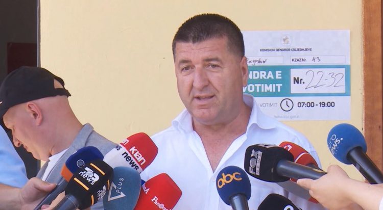 Humbi në Rrogozhinë, Hoxha: Rezultati u ndikua nga një makineri shantazhi dhe dhune