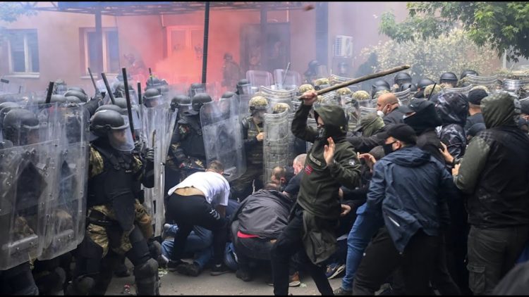 U plagos në veri të Kosovës, mjekët i presin gjymtyrët njërit prej ushtarëve të KFOR-it