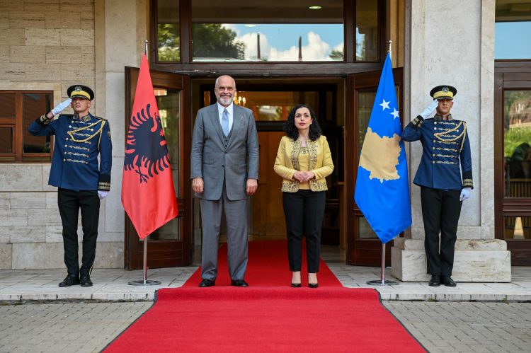Vjosa Osmani zbulon se çfarë diskutoi me Ramën