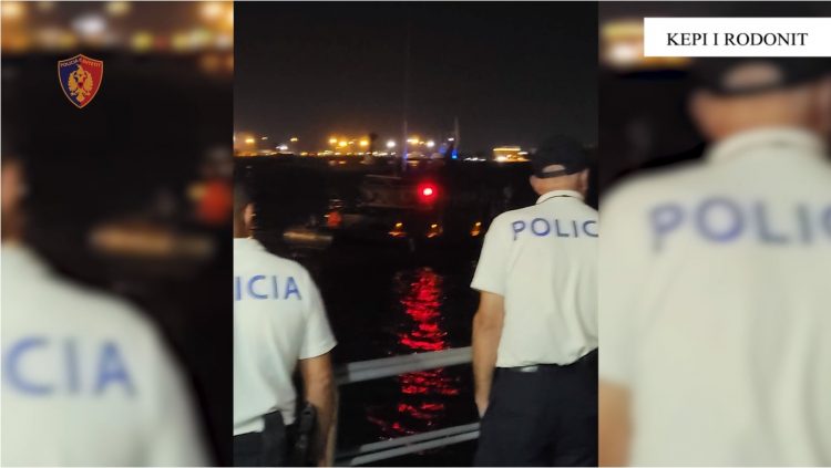 Ngelën në mes të detit pasi iu prish skafi, policia shpëton 13 turistë në Kepin e Rodonit