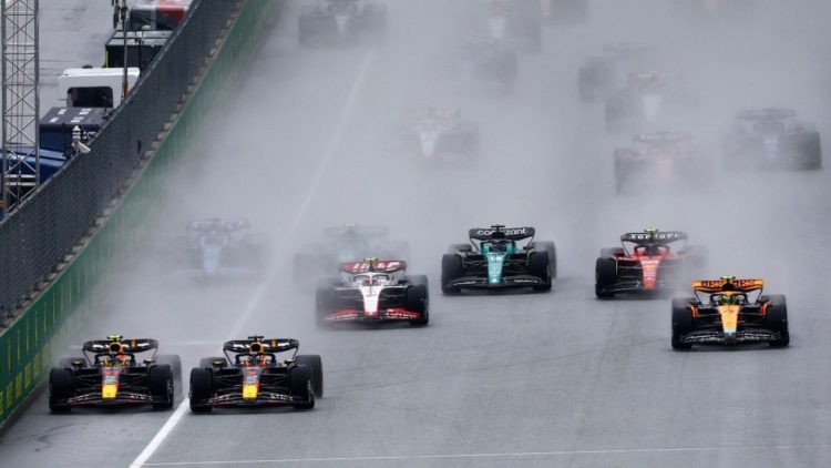 Red Bull dominon sprintin në Austri, Ferrari në podium