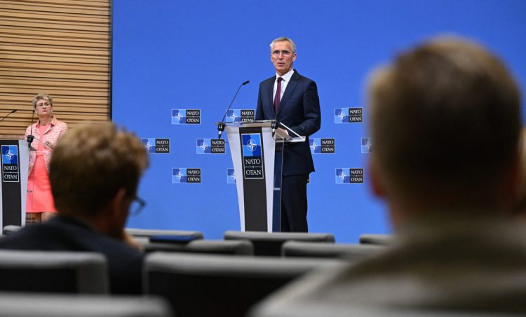 Stoltenberg pret nga liderët e NATO-s që të riafirmojnë anëtarësimin e Ukrainës