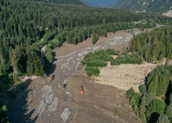 Gjeorgji/ Humbin jetën 11 persona nga rrëshqitja e dheut, zhduken dhjetëra të tjerë
