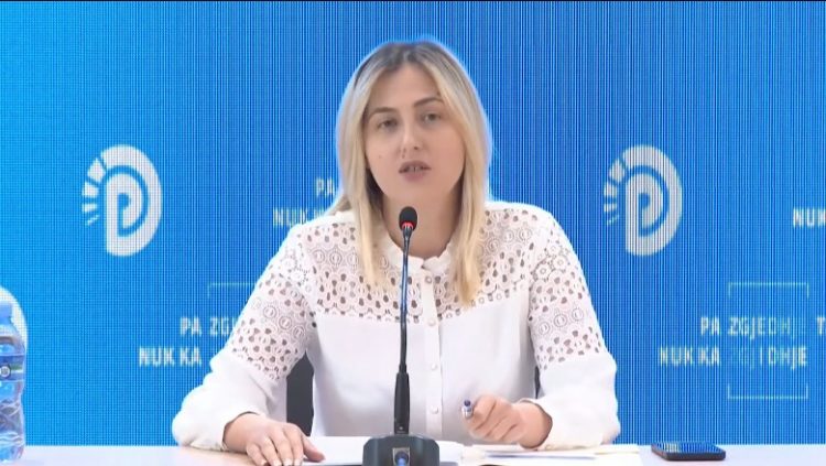 Zhupa: Peshqit e mëdhenj ende notojnë në paratë që i japin inceneratorit që s’ekziston!