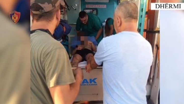 Kishte rënë nga një shkëmb te “Shpella e Piratëve”, shpëtohet 19-vjeçari në Dhërmi