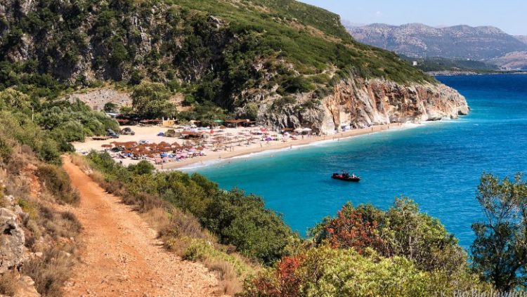 Mediat e huaja: Ja 10 plazhet më të bukura që mund të vizitoni në Shqipëri